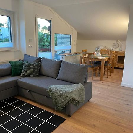 --Renoviert-- Ruhige 1-Zimmer Einliegerwohnung Mit Kueche Und Bad In Grossburgwedel Bagian luar foto